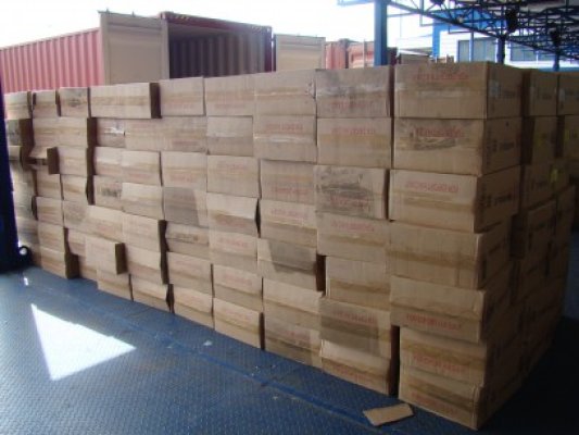 Peste 460.000 de pachete cu ţigări, susceptibile a fi contrafăcute, descoperite într-un container în Portul Constanţa Sud Agigea